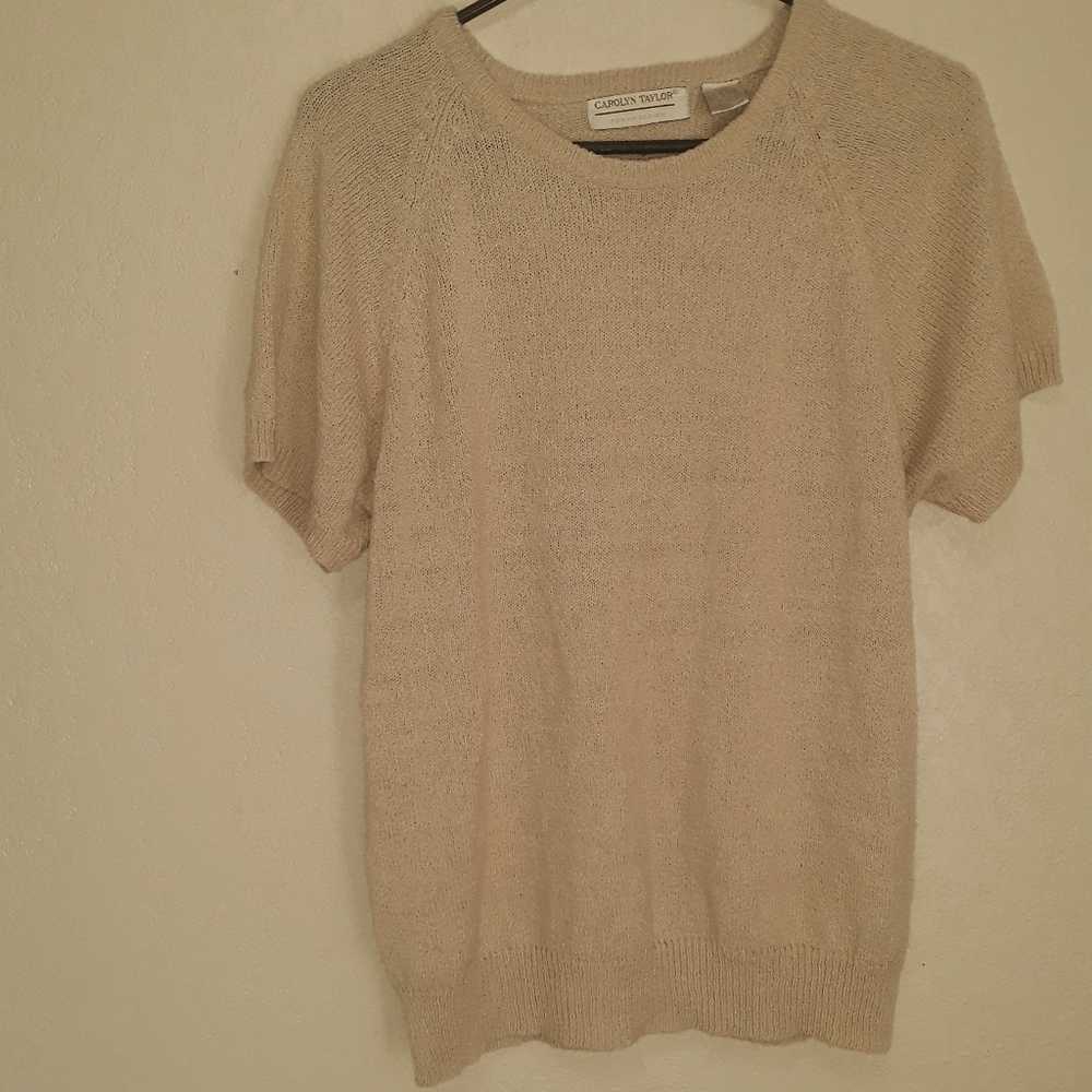 Short sleeved sweater sz L